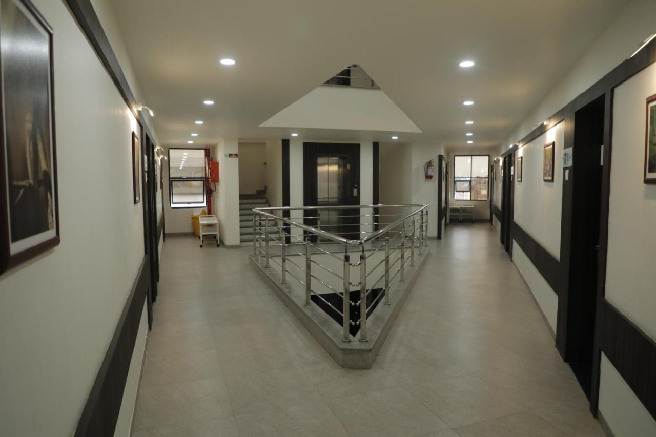 Hotel Lotus Chandrapur エクステリア 写真