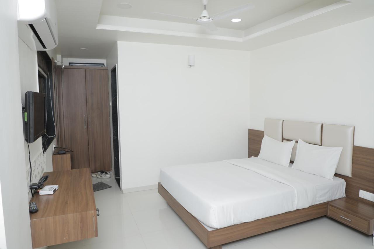 Hotel Lotus Chandrapur エクステリア 写真