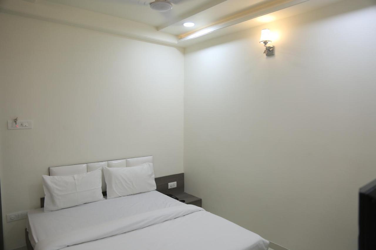 Hotel Lotus Chandrapur エクステリア 写真