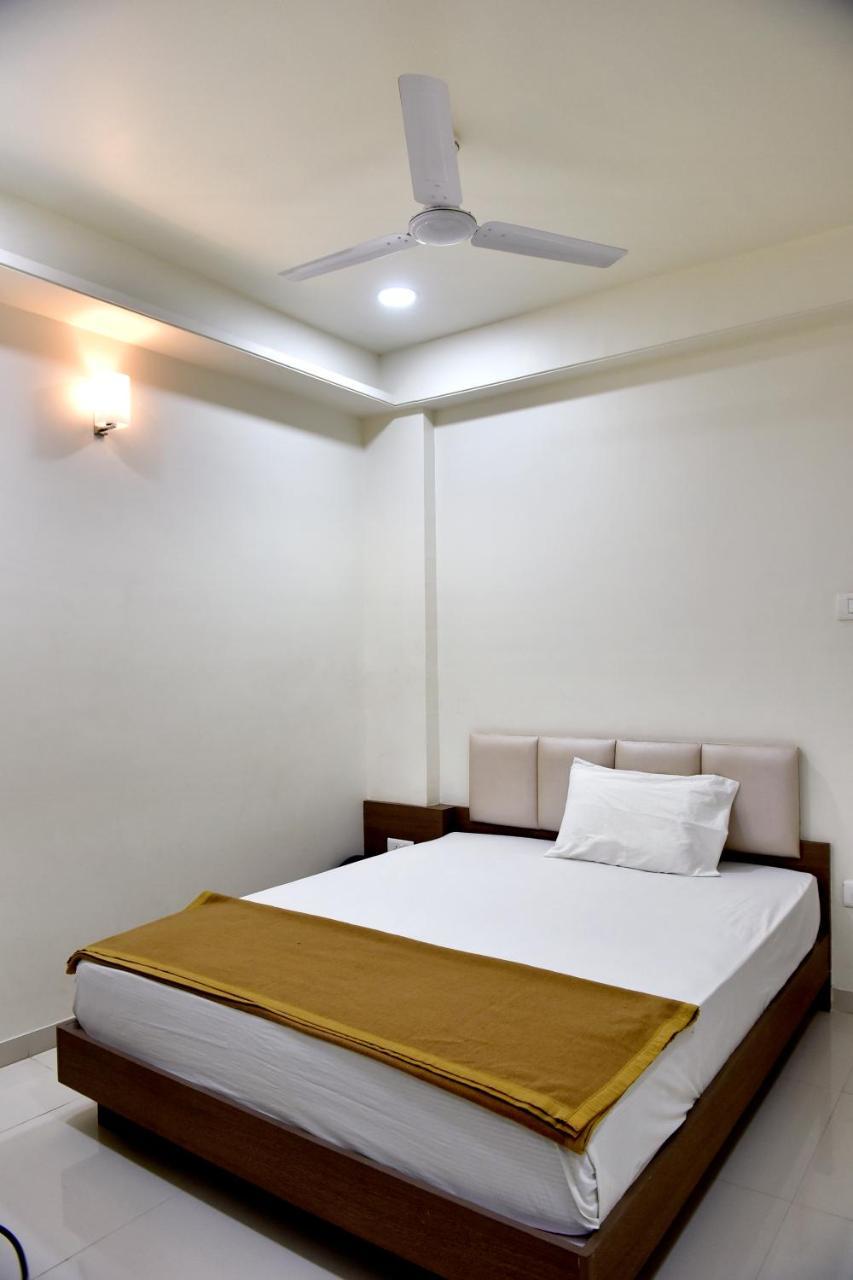 Hotel Lotus Chandrapur エクステリア 写真