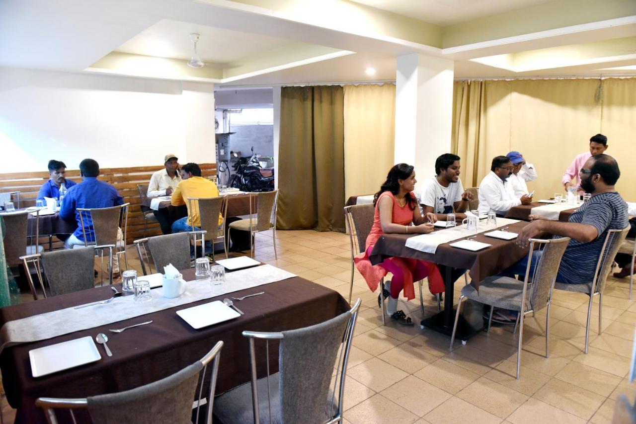 Hotel Lotus Chandrapur エクステリア 写真