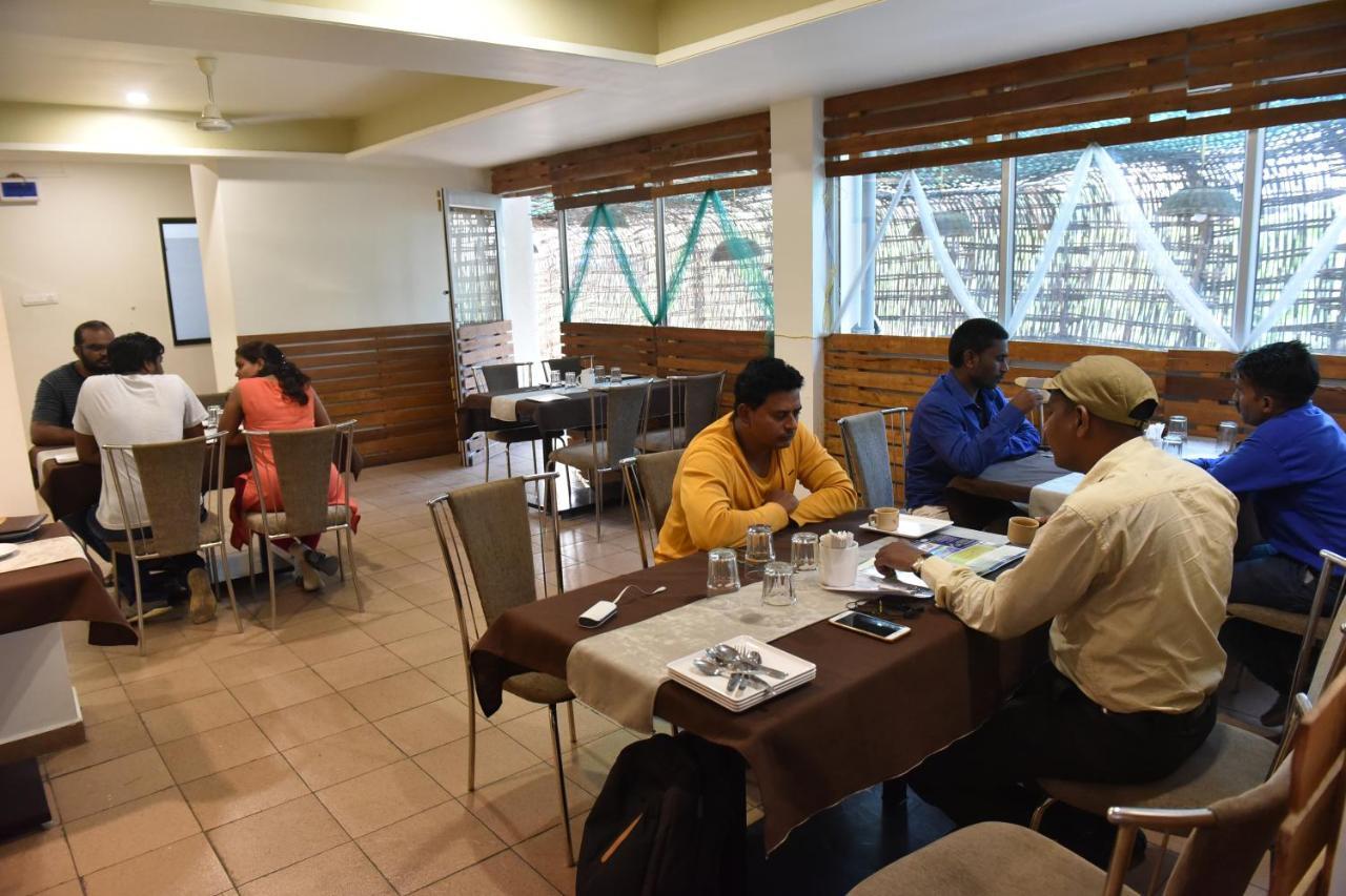 Hotel Lotus Chandrapur エクステリア 写真